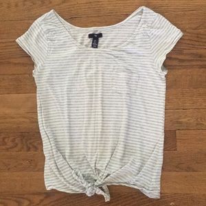 Gap Cap sleeve front tie shirt